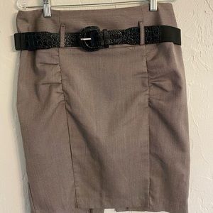 Straight skirt with funky belt